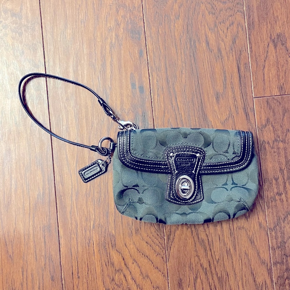 NWOT Coach Wristlet